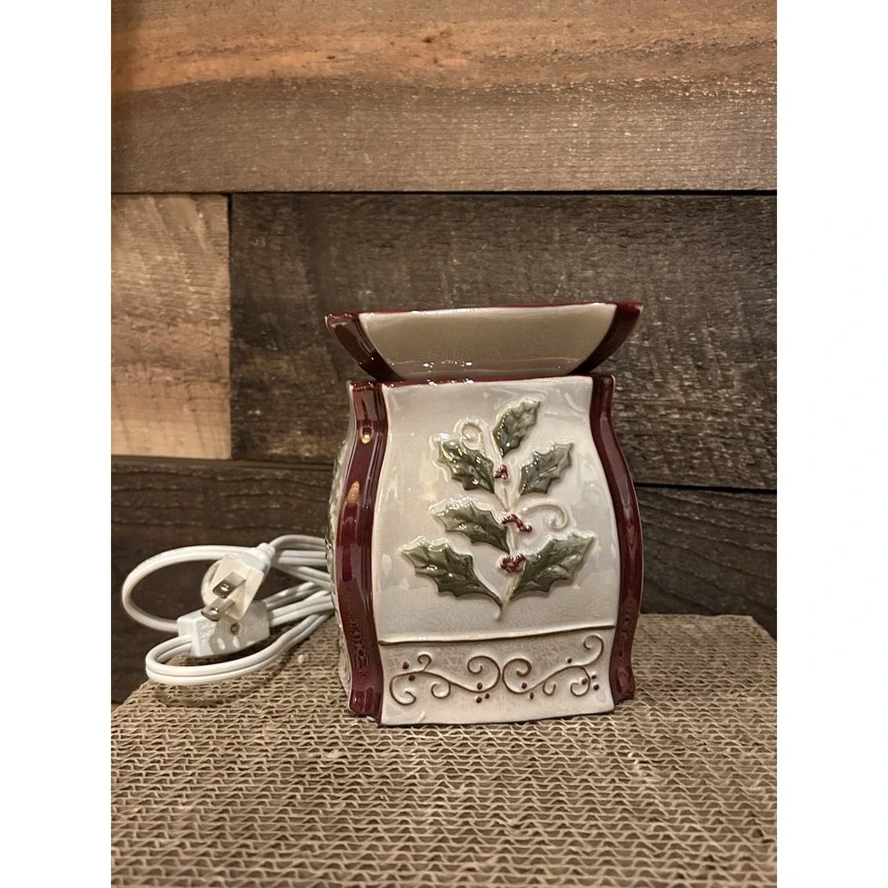 Yankee Candle Electric Holly Cranberry Wax Warmer Room‎ Fragrancer